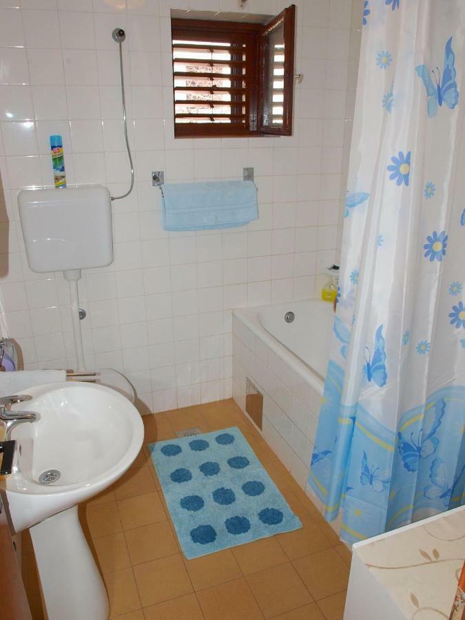Apartments Mirja - 100M From The Beach & Parking Trogir Dış mekan fotoğraf